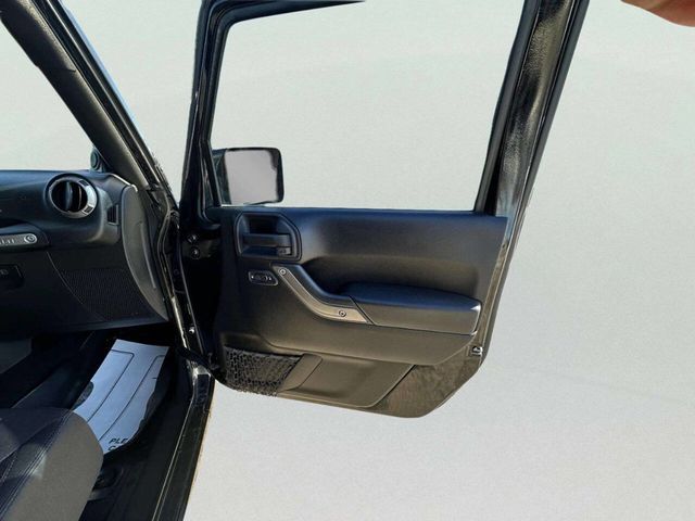 2014 Jeep Wrangler Unlimited Sport 4x4 4dr SUV - 22975300 - 22