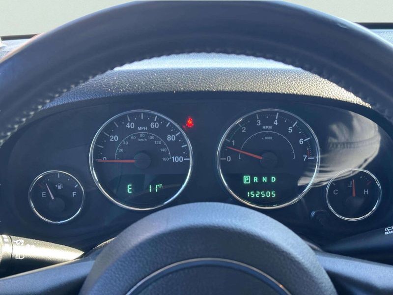 2014 Jeep Wrangler Unlimited Sport 4x4 4dr SUV - 22975300 - 25