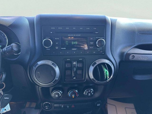 2014 Jeep Wrangler Unlimited Sport 4x4 4dr SUV - 22975300 - 27