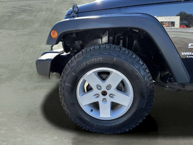 2014 Jeep Wrangler Unlimited Sport 4x4 4dr SUV - 22975300 - 32