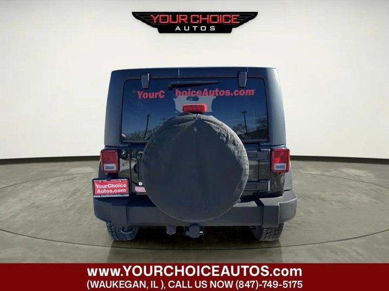 2014 Jeep Wrangler Unlimited Sport 4x4 4dr SUV - 22975300 - 3