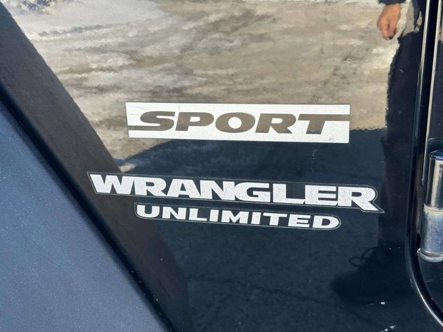 2014 Jeep Wrangler Unlimited Sport 4x4 4dr SUV - 22975300 - 8