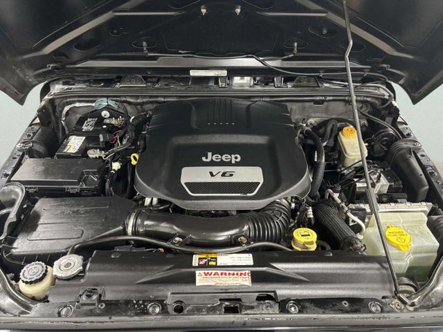 2014 Jeep Wrangler Unlimited Sport 4x4 4dr SUV - 22982279 - 9