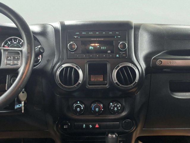 2014 Jeep Wrangler Unlimited Sport 4x4 4dr SUV - 22982279 - 23