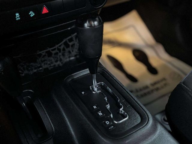 2014 Jeep Wrangler Unlimited Sport 4x4 4dr SUV - 22982279 - 27