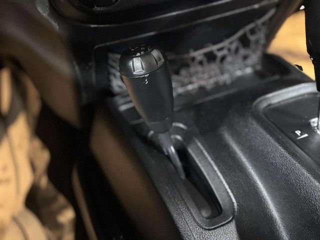 2014 Jeep Wrangler Unlimited Sport 4x4 4dr SUV - 22982279 - 28