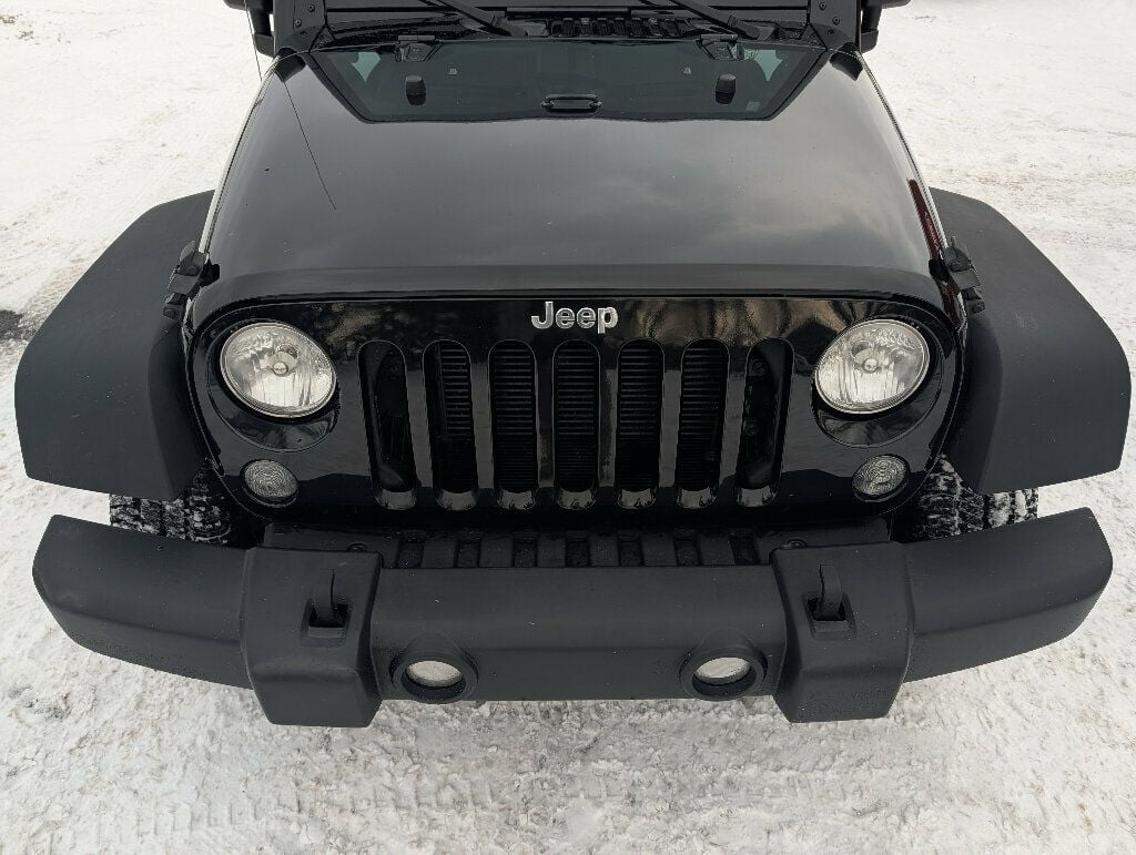 2014 Jeep Wrangler Unlimited Take the road less traveled... - 22974902 - 11