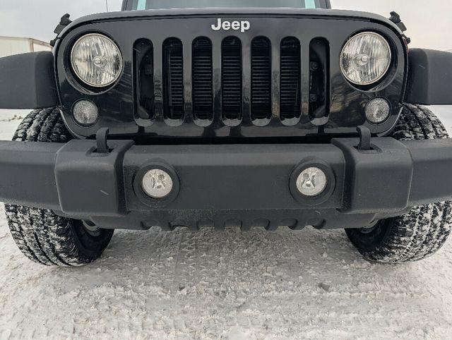 2014 Jeep Wrangler Unlimited Take the road less traveled... - 22974902 - 12