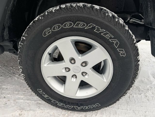 2014 Jeep Wrangler Unlimited Take the road less traveled... - 22974902 - 15