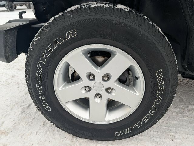 2014 Jeep Wrangler Unlimited Take the road less traveled... - 22974902 - 16