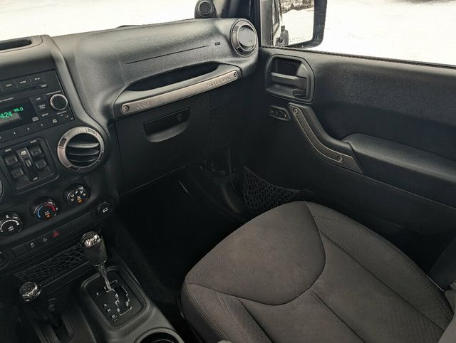 2014 Jeep Wrangler Unlimited Take the road less traveled... - 22974902 - 18