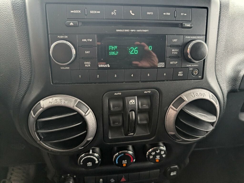 2014 Jeep Wrangler Unlimited Take the road less traveled... - 22974902 - 24