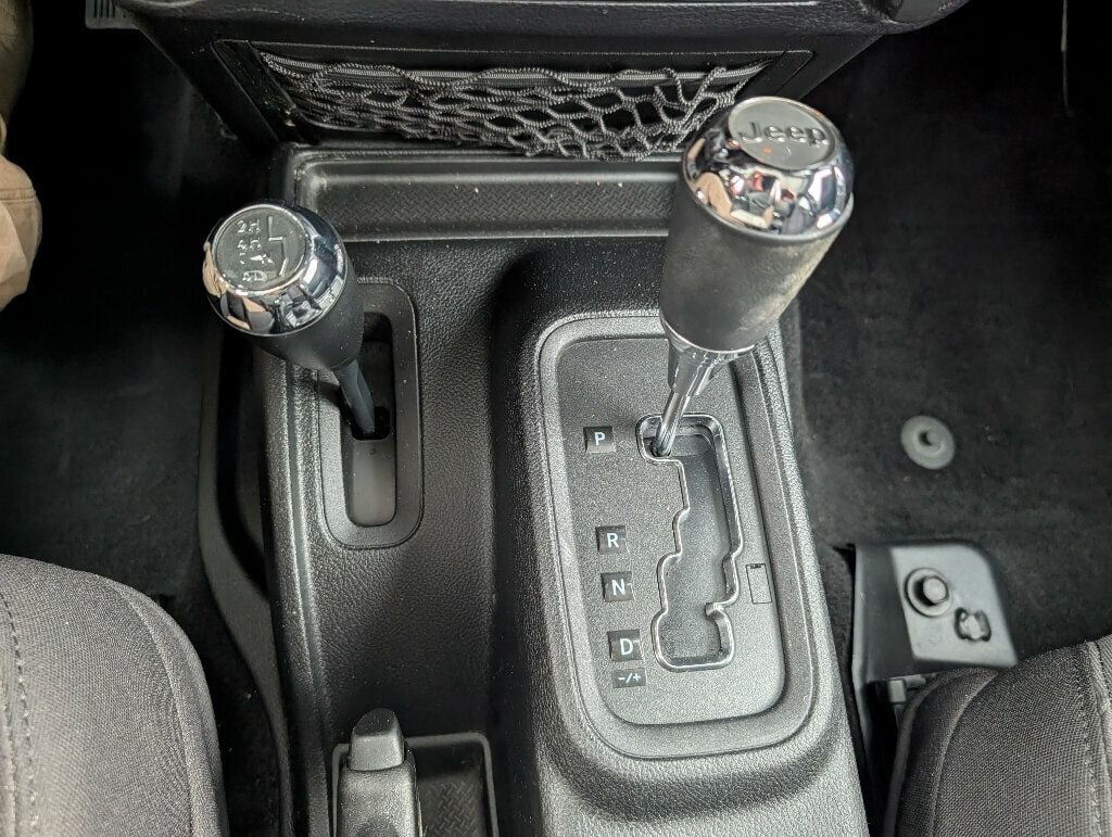 2014 Jeep Wrangler Unlimited Take the road less traveled... - 22974902 - 25