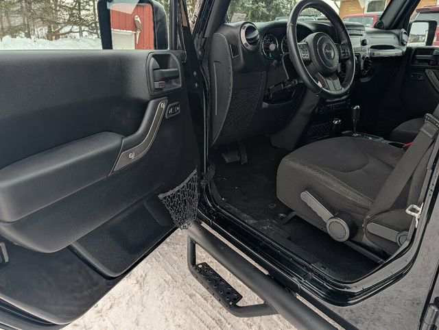 2014 Jeep Wrangler Unlimited Take the road less traveled... - 22974902 - 27