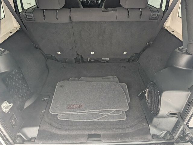 2014 Jeep Wrangler Unlimited Take the road less traveled... - 22974902 - 29