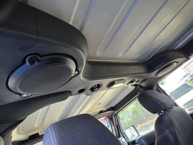 2014 Jeep Wrangler Unlimited Unlimited Sahara - 22993319 - 9