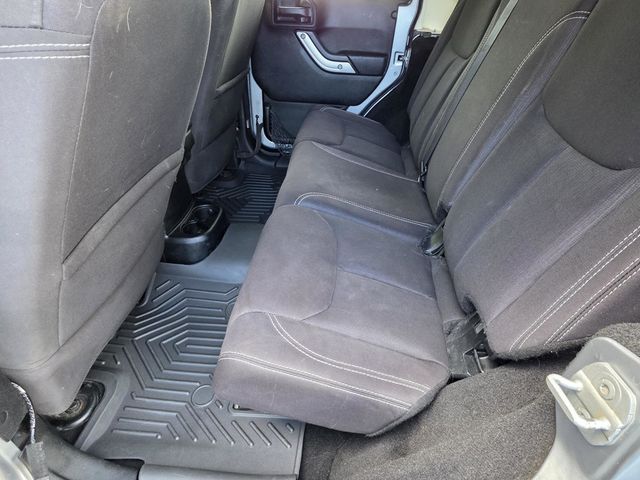 2014 Jeep Wrangler Unlimited Unlimited Sahara - 22993319 - 8