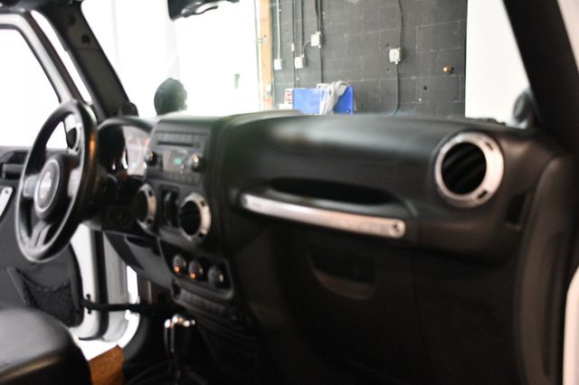 2014 Jeep Wrangler Unlimited Unlimited Sahara Hartop Leather Lift kit - 23049249 - 40