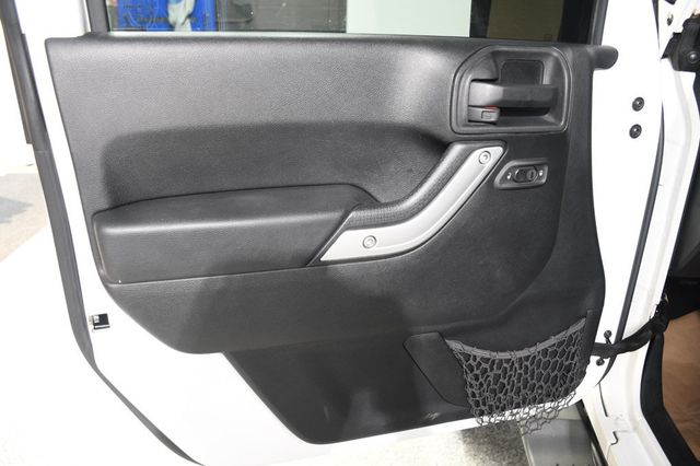 2014 Jeep Wrangler Unlimited Unlimited Sahara Hartop Leather Lift kit - 23049249 - 57