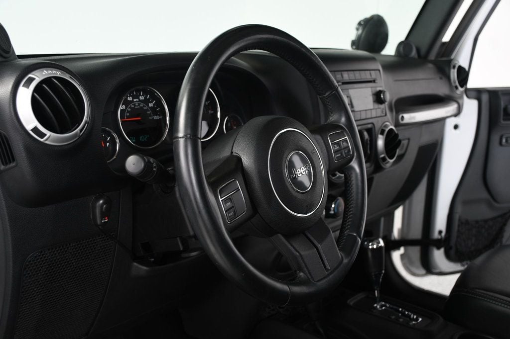 Jeep Wrangler photo 10