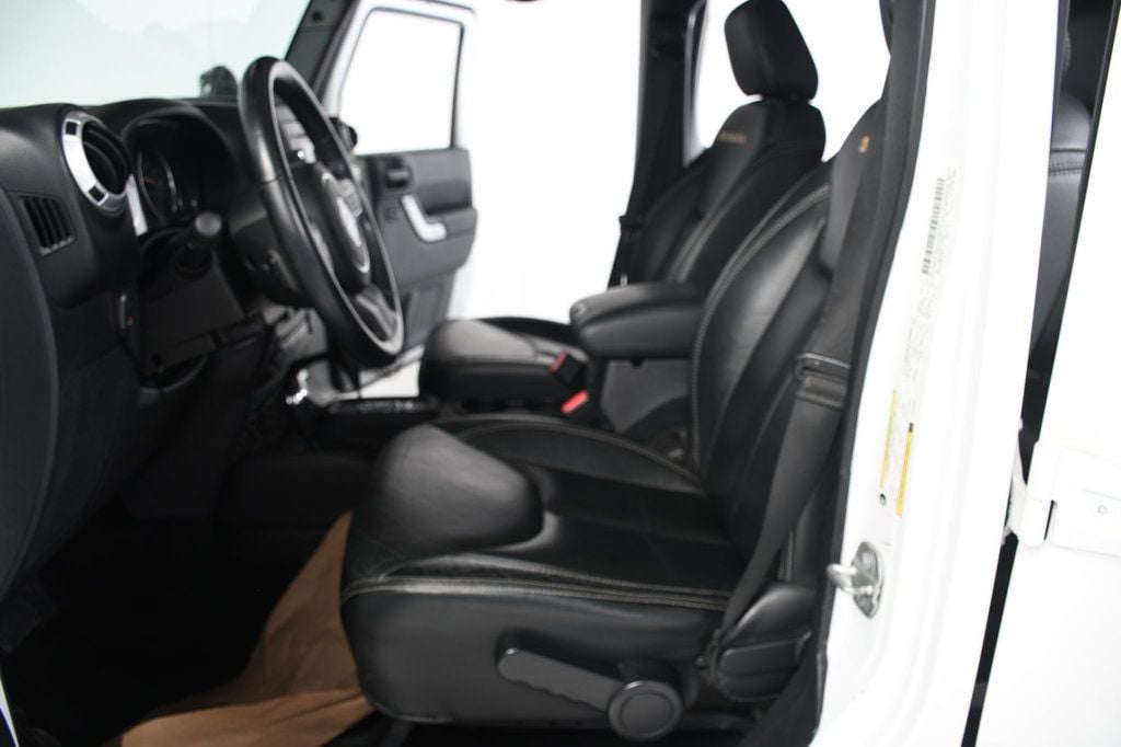 Jeep Wrangler photo 11