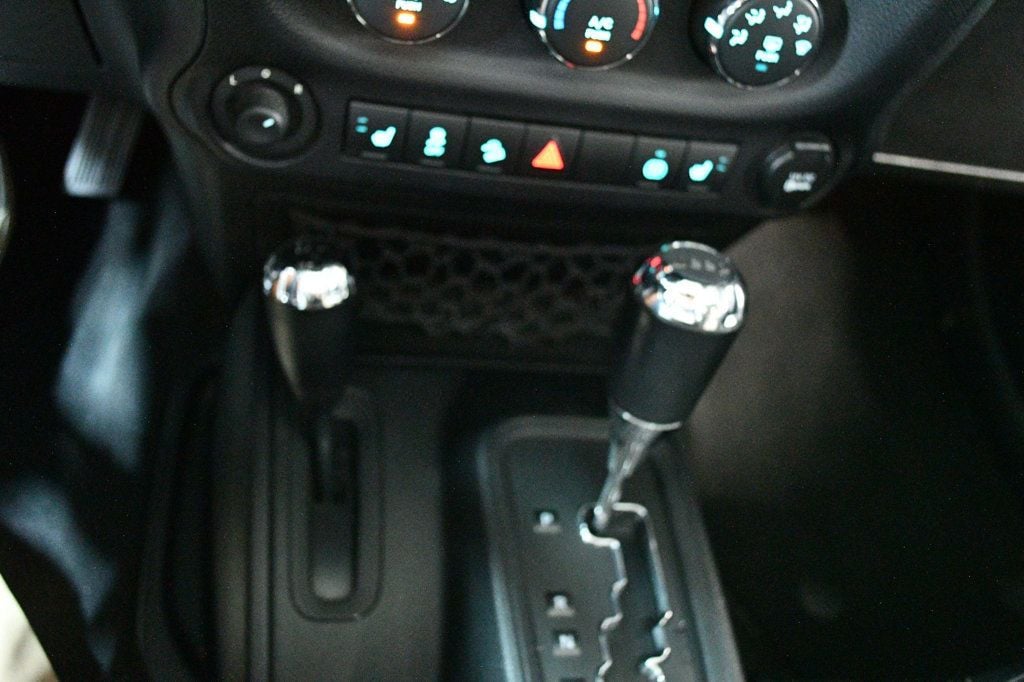 Jeep Wrangler photo 20