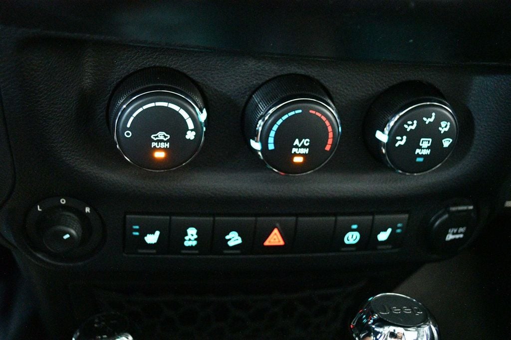 Jeep Wrangler photo 21