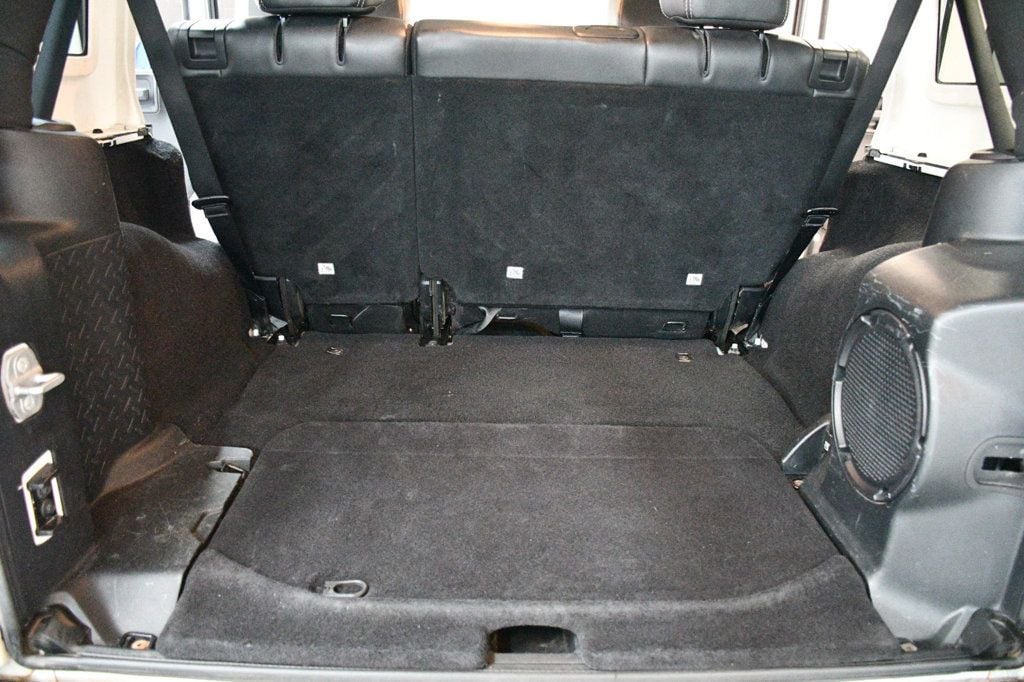 Jeep Wrangler photo 25