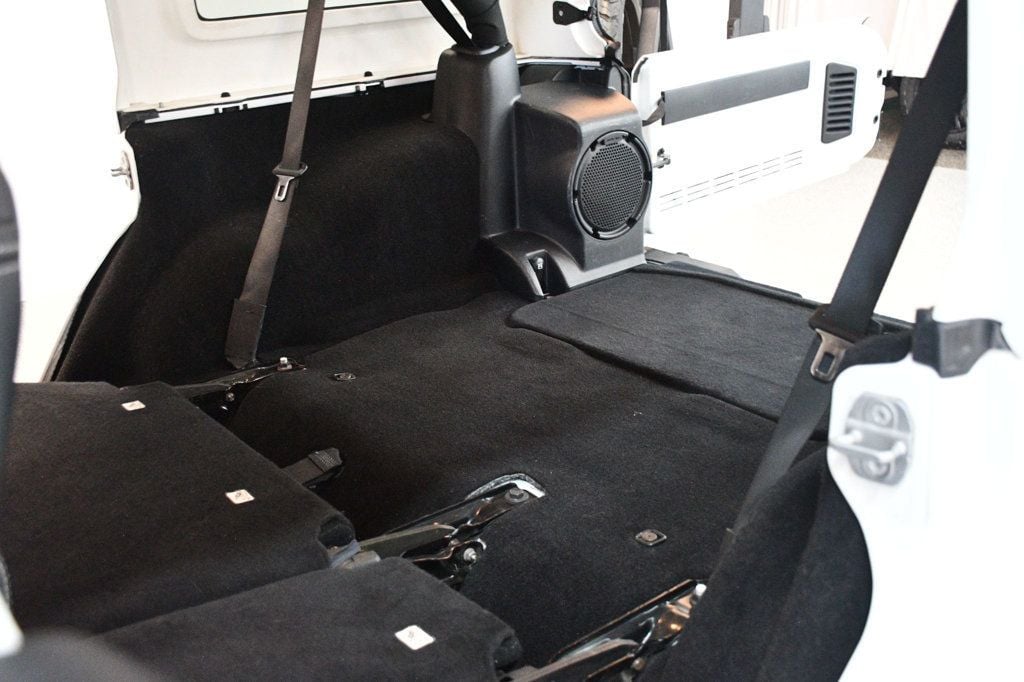 Jeep Wrangler photo 30