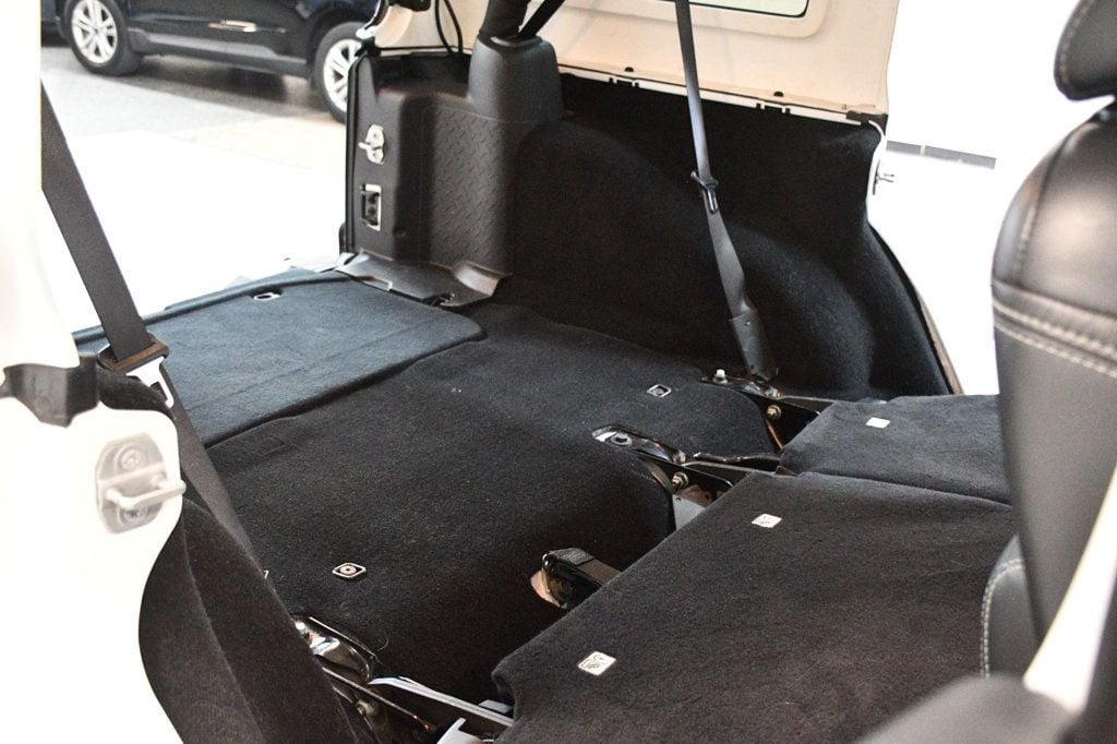 Jeep Wrangler photo 31
