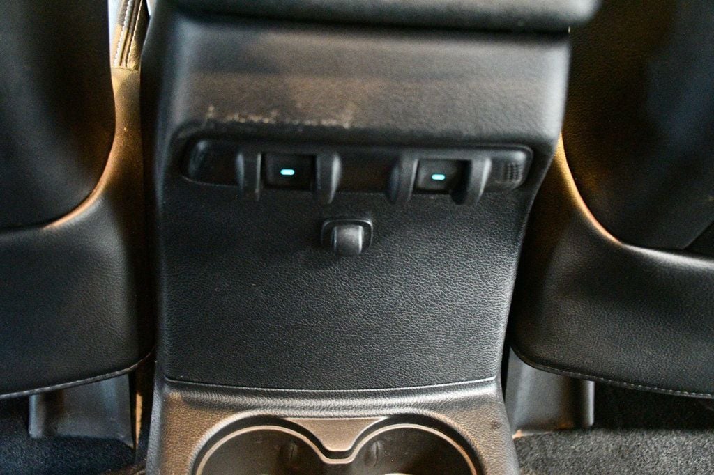 Jeep Wrangler photo 32