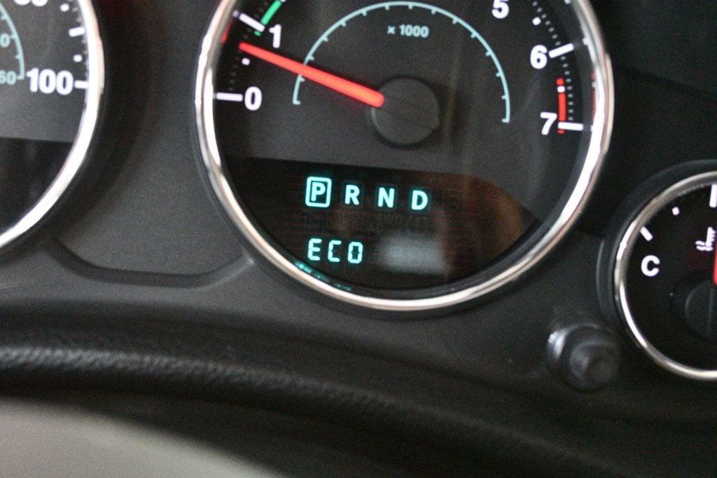 Jeep Wrangler photo 38