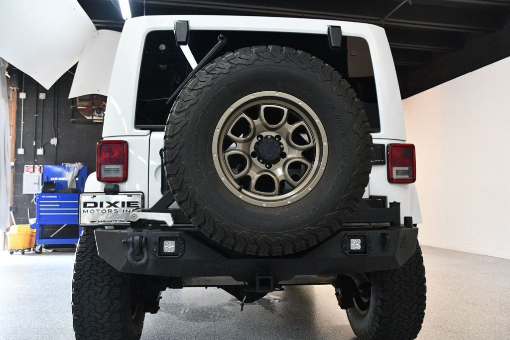 Jeep Wrangler photo 4