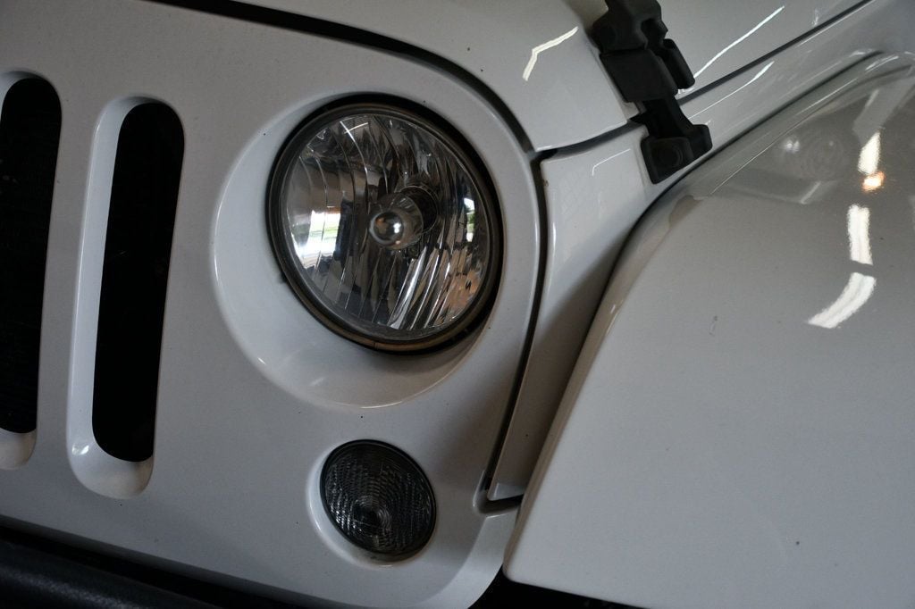 Jeep Wrangler photo 46