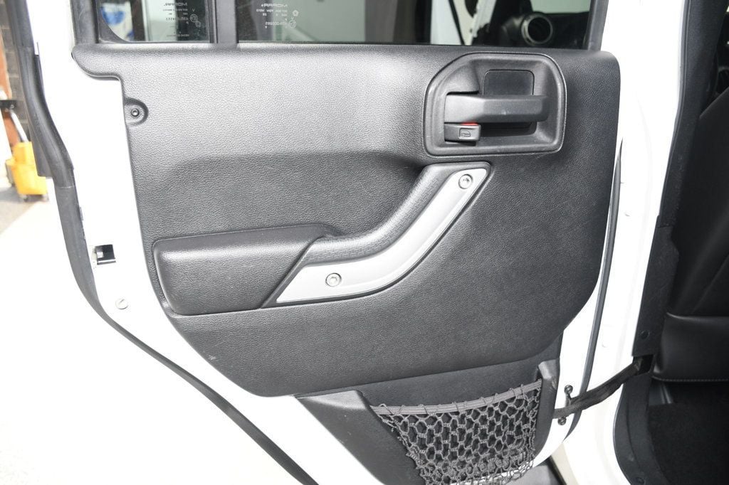 Jeep Wrangler photo 50