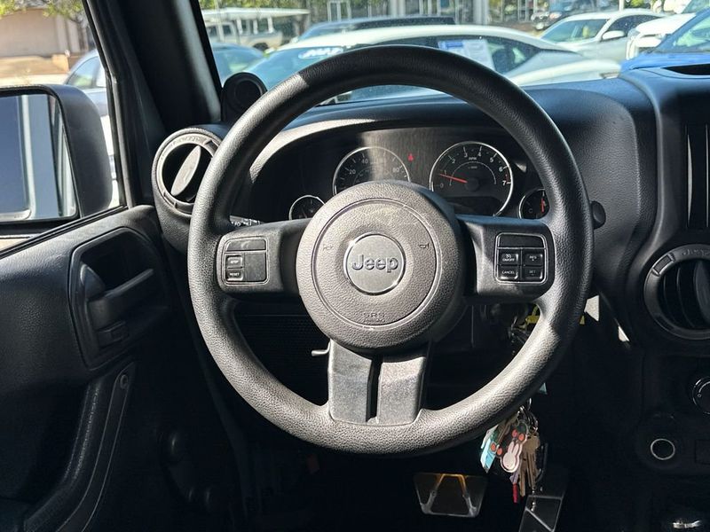 2014 Jeep Wrangler Unlimited Unlimited Sport - 22947112 - 17