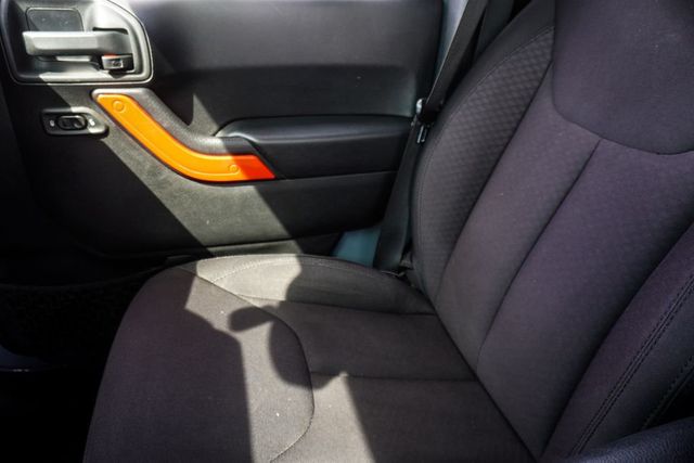 2014 Jeep Wrangler Unlimited Unlimited Sport - 23045312 - 26