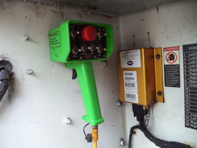 2014 Kenworth T270 NON CDL Mechanic Truck – IMT Crane, Welder, Compressor - 23034879 - 24