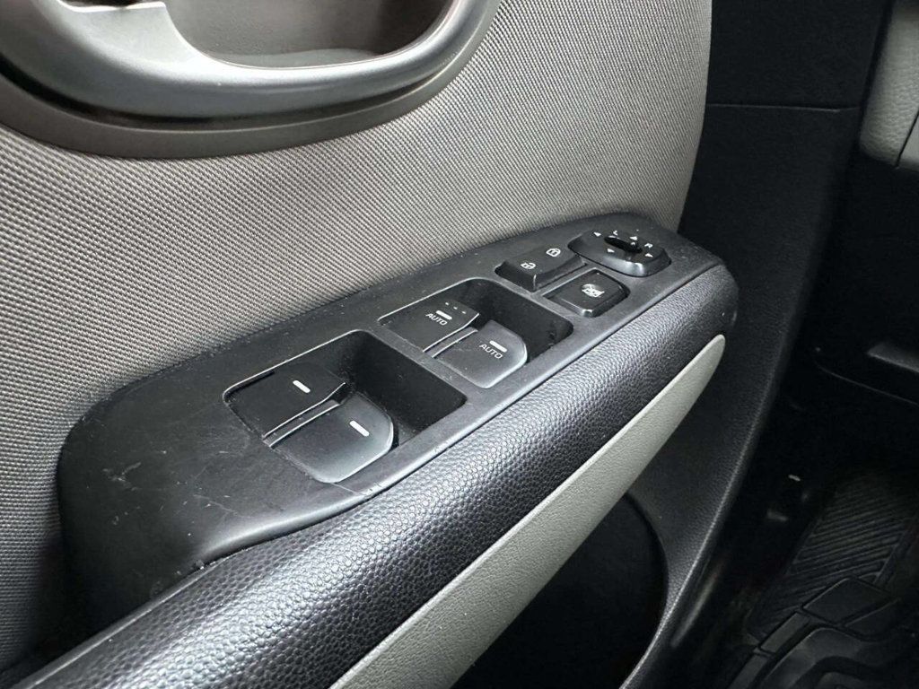 2014 Kia Soul 5dr Wagon Automatic + - 22936437 - 23