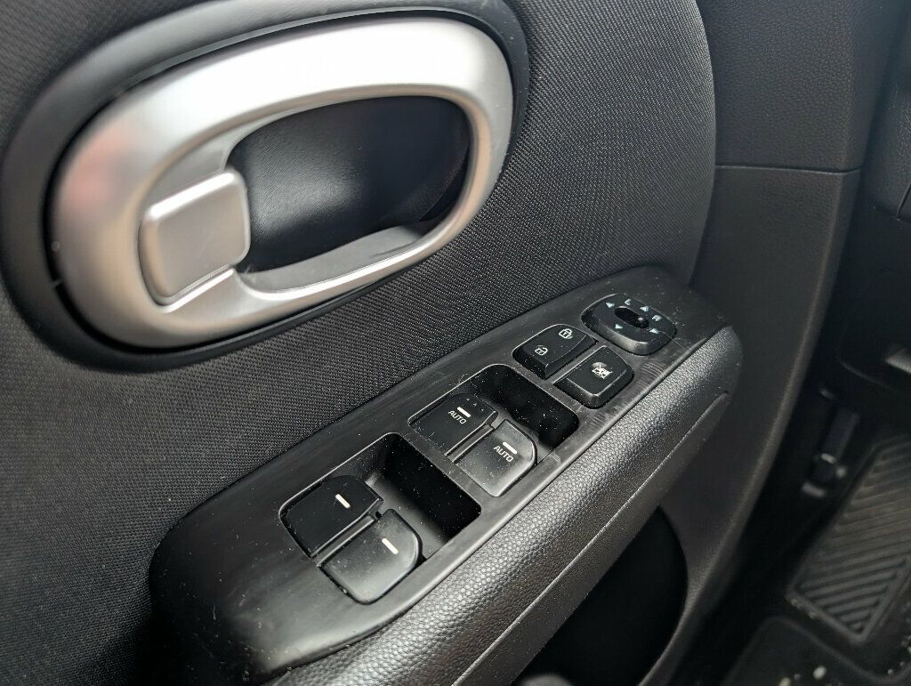 2014 Kia Soul Fuel Efficient Price Point - 22954089 - 27