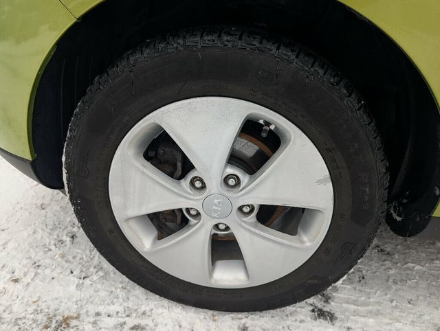 2014 Kia Soul Fuel Efficient Price Point - 22954089 - 8