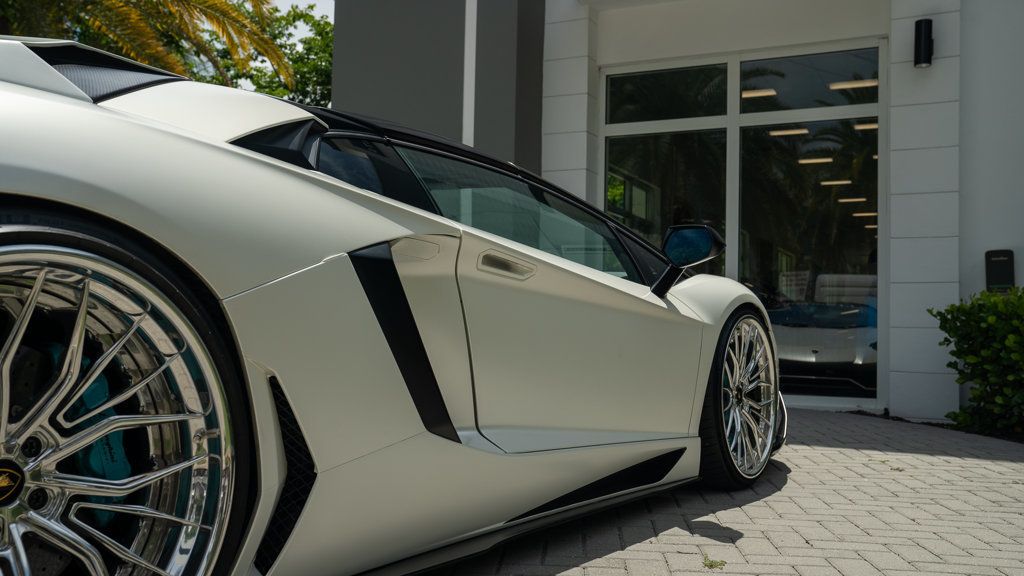 2014 Lamborghini Aventador 2dr Convertible 50th Anniversario - 22875851 - 33
