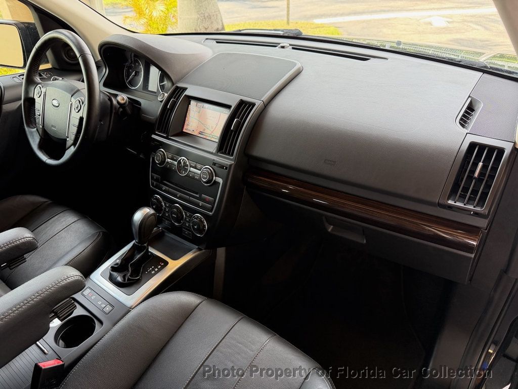 2014 Land Rover LR2 4WD/AWD - 23050525 - 45