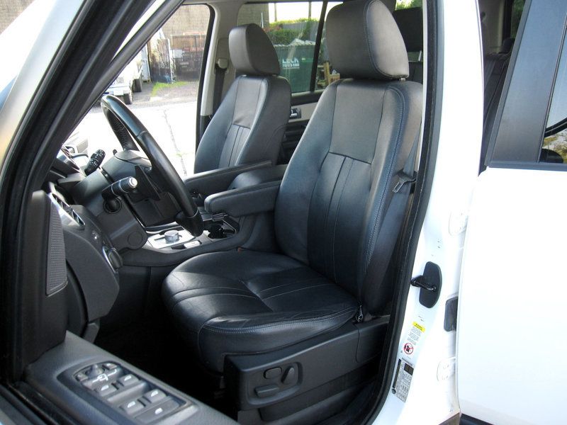 2014 Land Rover LR4 HSE photo 23