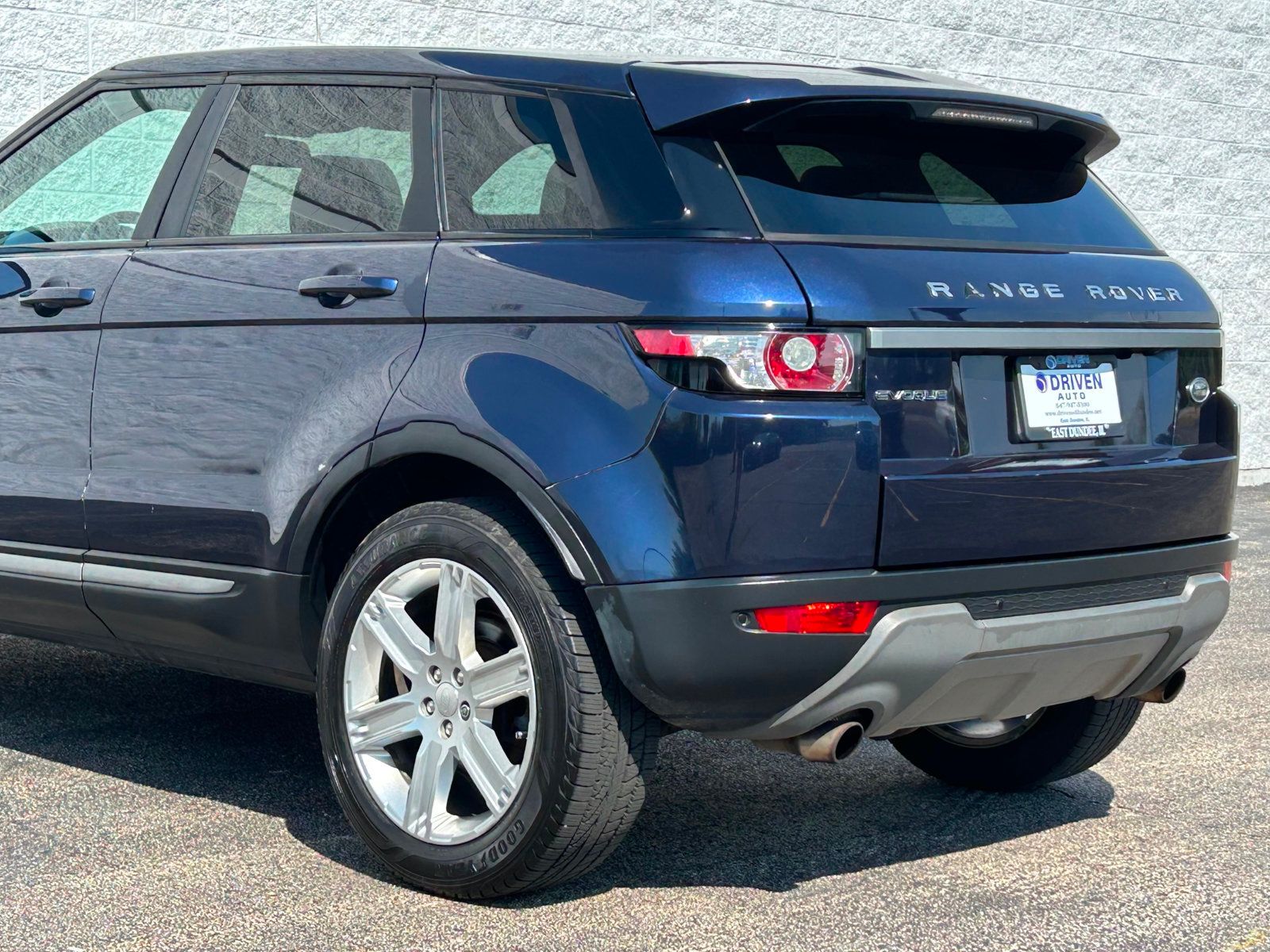 2014 Land Rover Range Rover Evoque Pure Plus photo 10