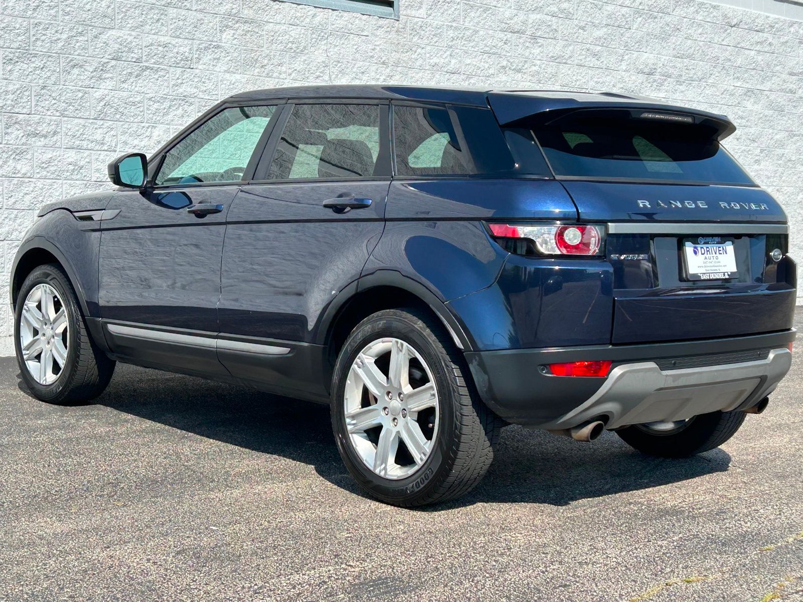 2014 Land Rover Range Rover Evoque Pure Plus photo 11