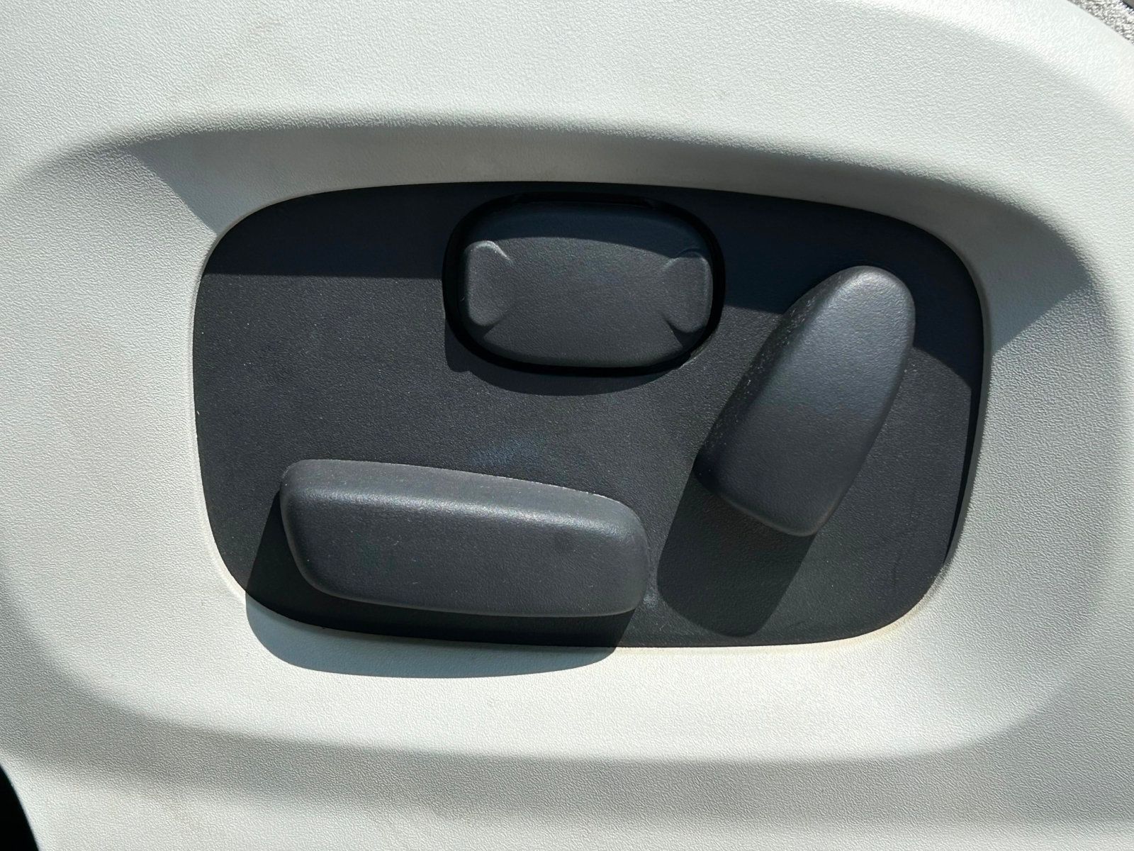 2014 Land Rover Range Rover Evoque Pure Plus photo 20
