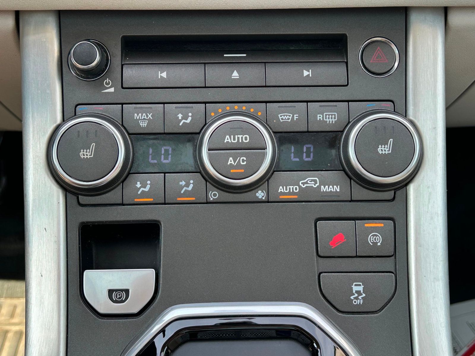 2014 Land Rover Range Rover Evoque Pure Plus photo 31