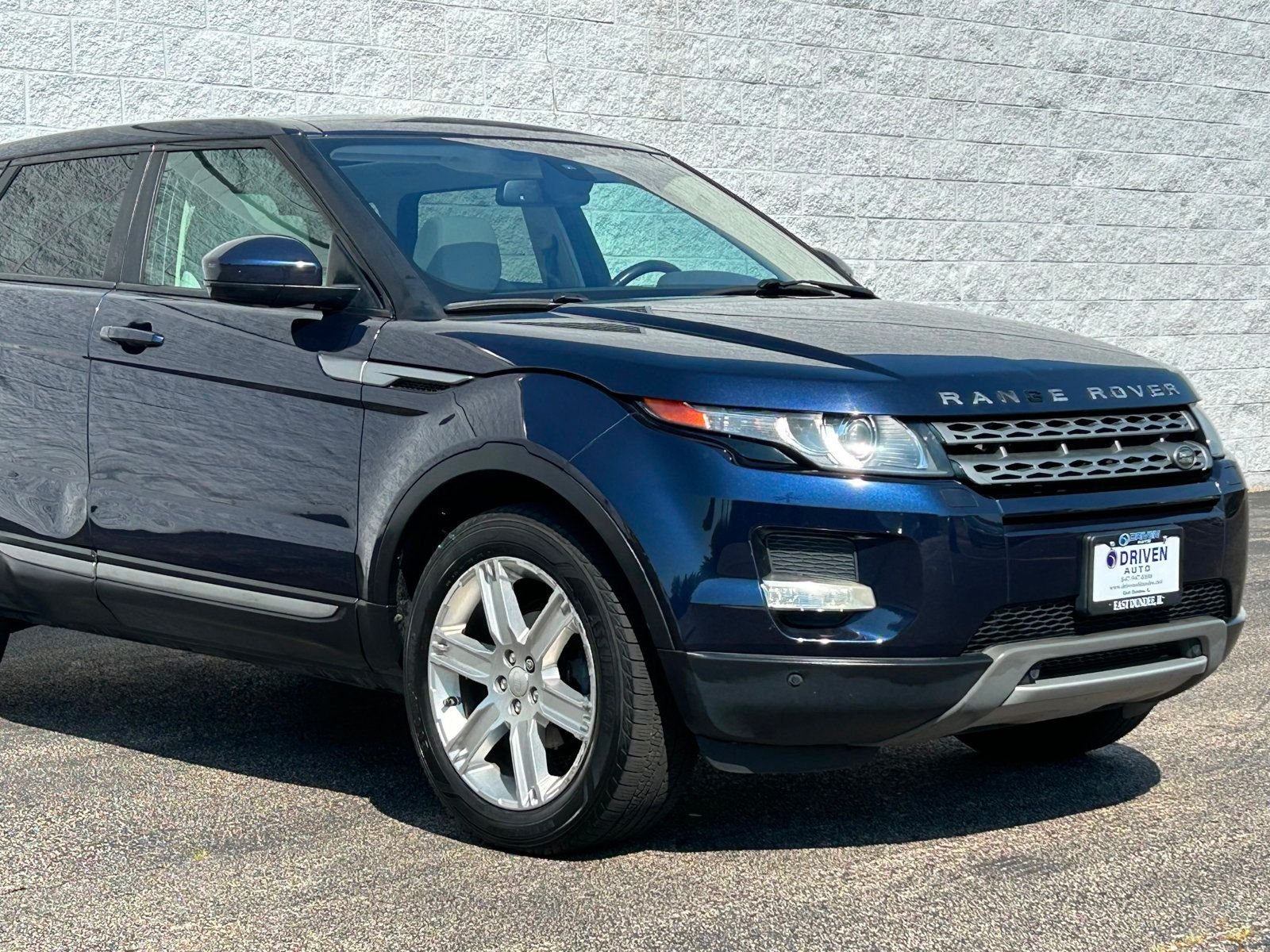 2014 Land Rover Range Rover Evoque Pure Plus photo 5