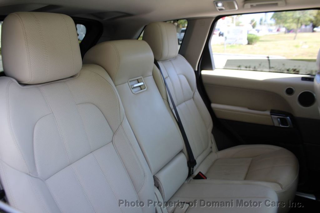 2014 Land Rover Range Rover Sport HSE photo 17